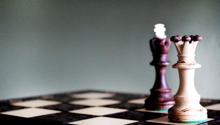 Le Jeu du RoiReine, une posture de la présence